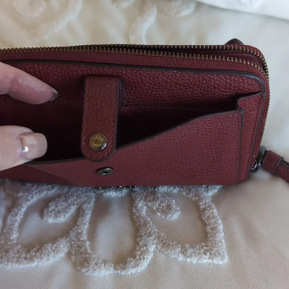 Coach Noa Pop Up Burgundy Maroon Pebbled Leather Wristlet/ Clutch Wallet